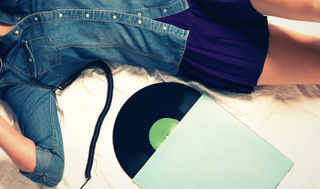 Illustration for article titled Apple Music o Spotify, ¿cuál elegir? Lo mejor y lo peor de cada servicio